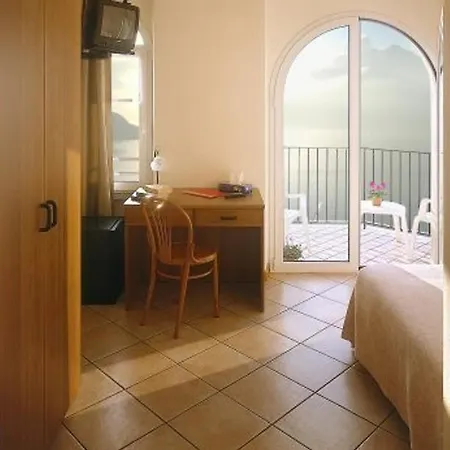 Eremo Gaudio 3* ורנה