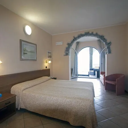 Eremo Gaudio מלון 3*